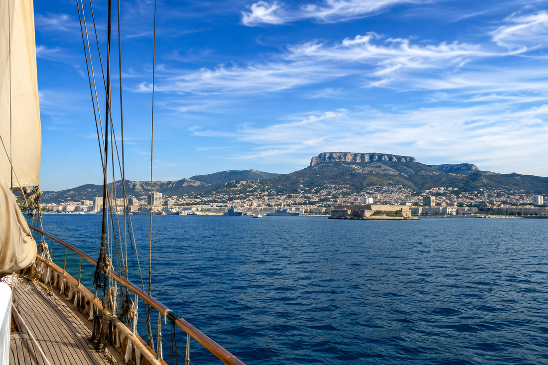 Toulon et sa rade : une histoire intimement liée à la mer